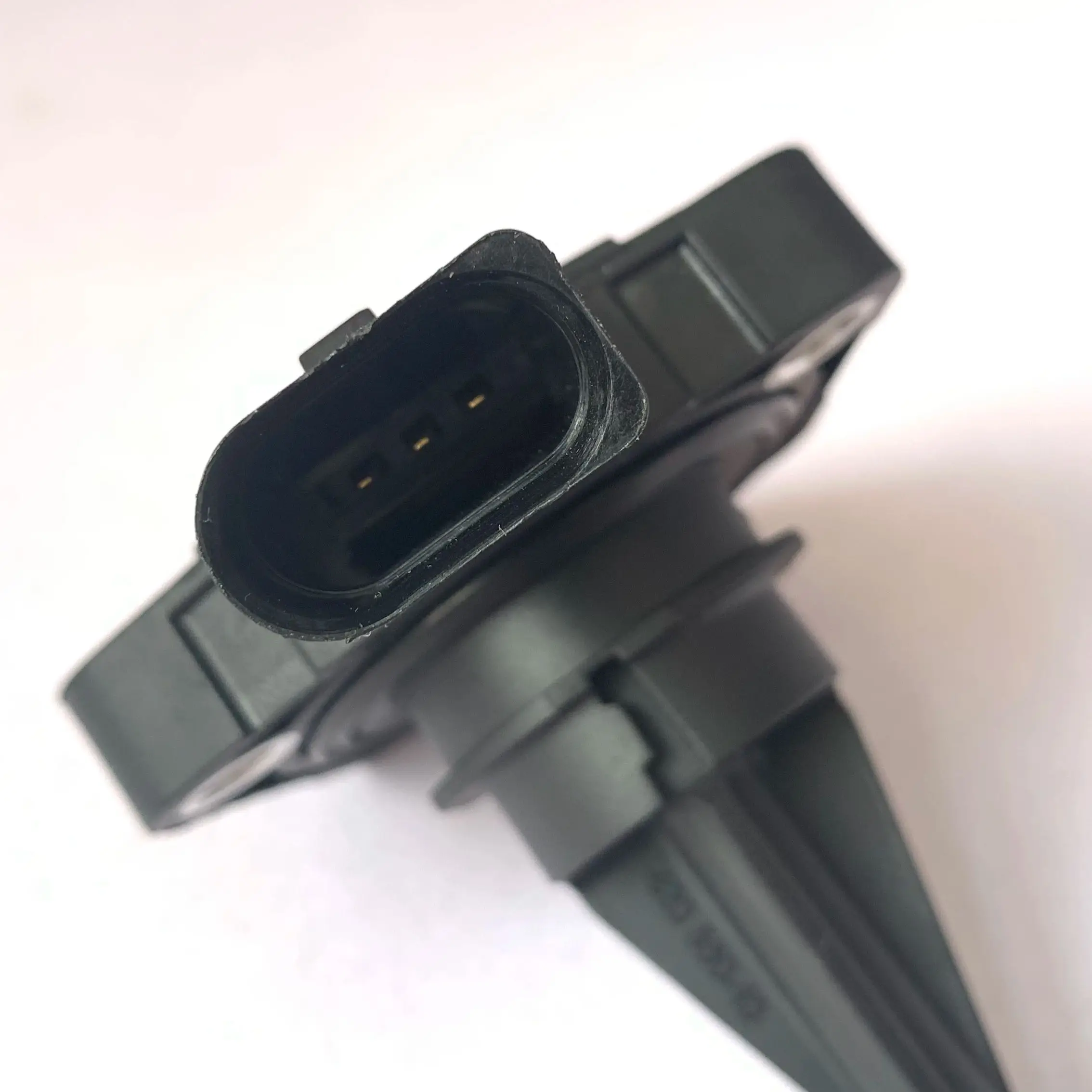 Датчик уровня масла 04E 907 660D ДЛЯ VW Teramont 907660 Д