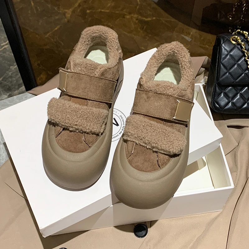 Зимняя женская обувь на плоской подошве из коровьей замши с круглым носком