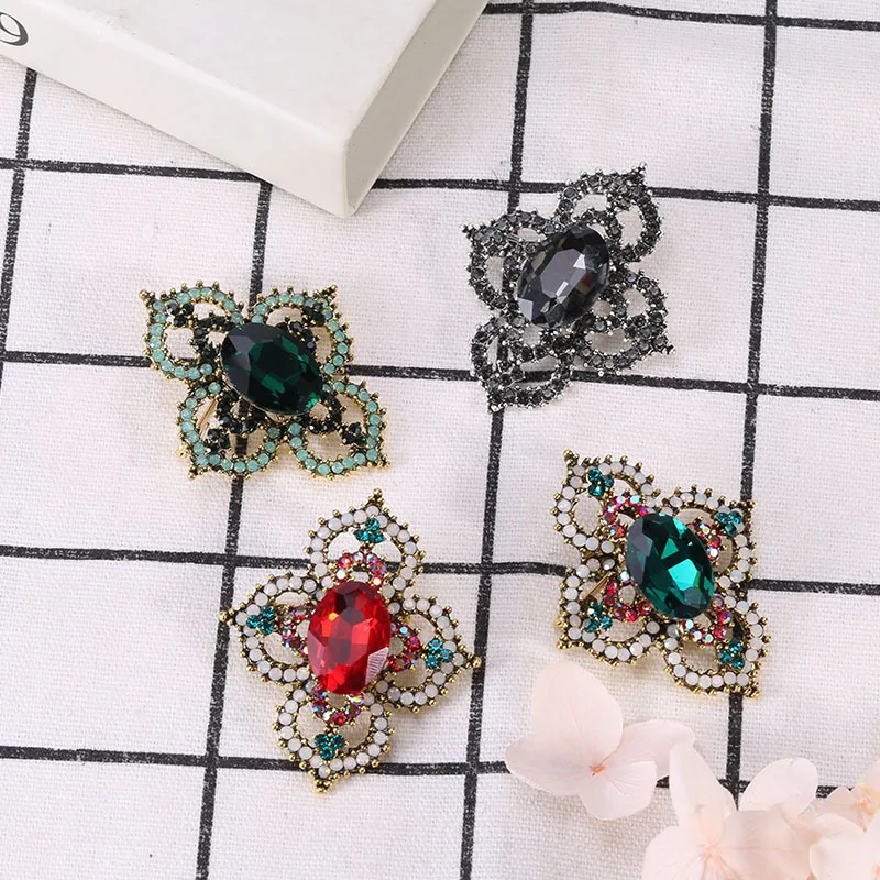 

Fashion Luxury Baroque Vintage Alloy Rhinestone Brooch High-grade Crystal Clothing Accessories Pins Suit Lapel Pins for Women