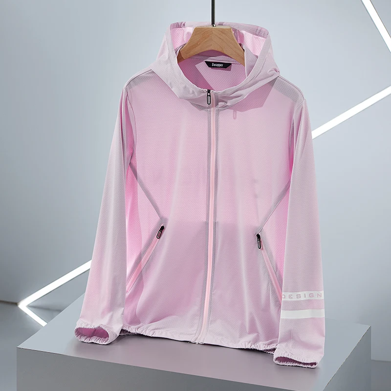 

Couple with Anti-ultraviolet Ice Sunscreeen Clothing Leisure Comfort