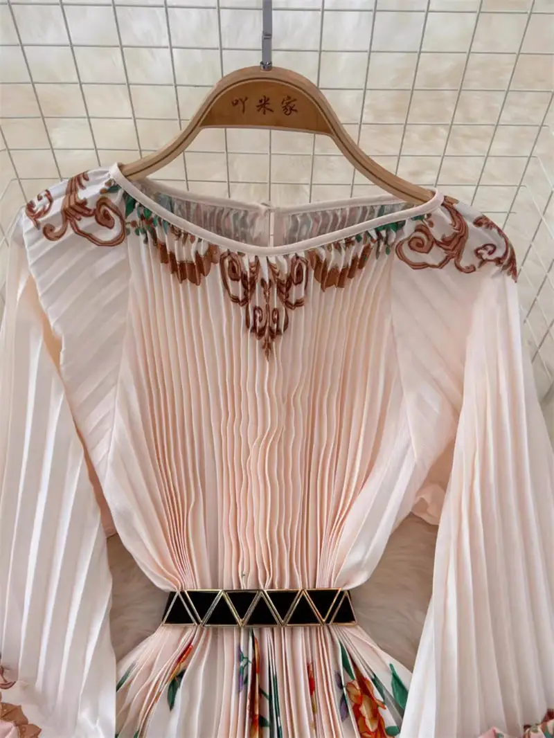 Роскошные женские платья в французском стиле модель 2024 года элегантное