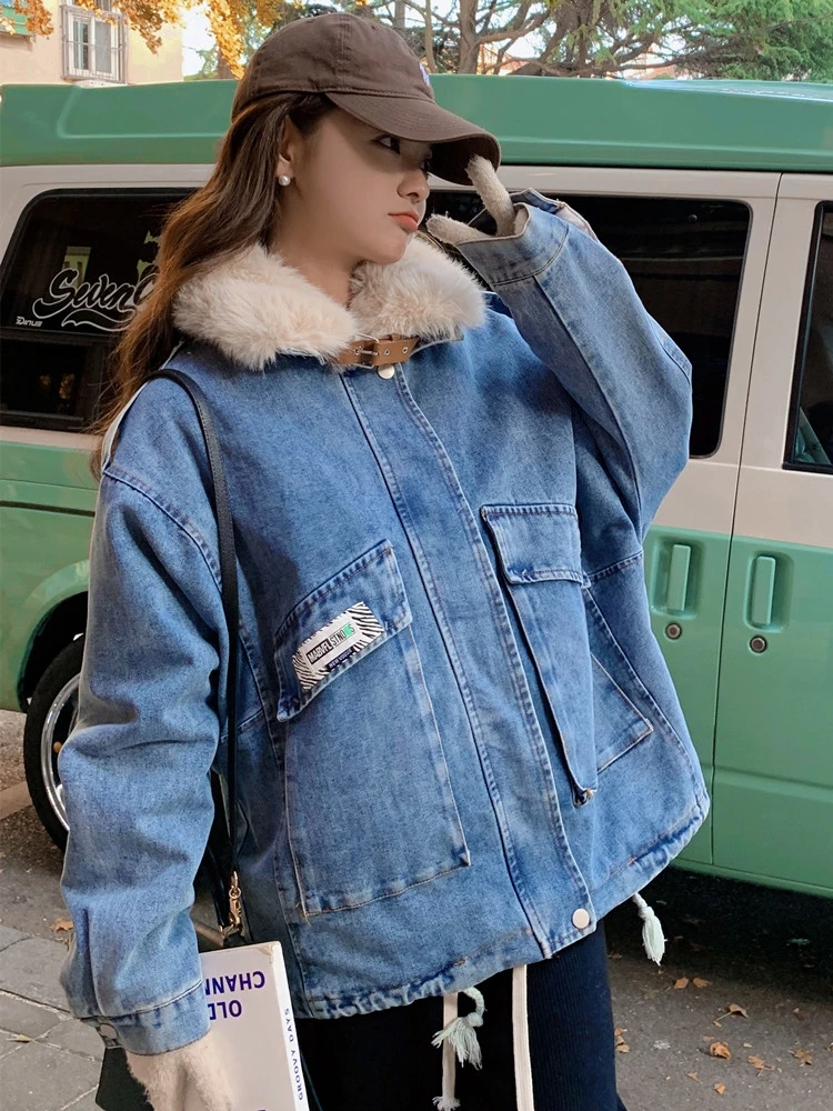 Короткая джинсовая куртка на флисовой подкладке с хлопковой подкладкой женская