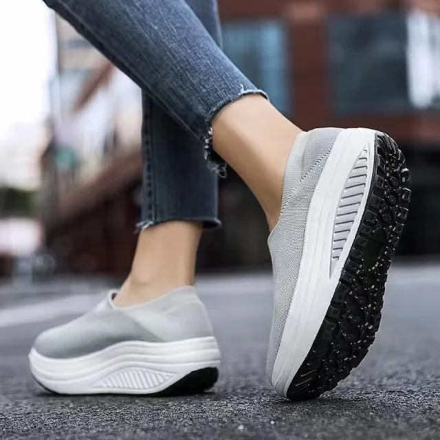 Sneakers Female Soft Mesh Women Platform Flat Tennis Hollowed Out Round Toe Slip-On Shoes Lady Plus Size Footwear Women Shoes