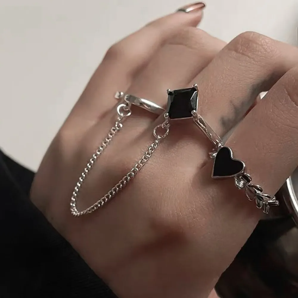 

2022 New Fashion Black Chain Heart Ring Set For Women Girl Punk Vintage Crystal Zircon Finger Rings Cute Jewelry Party Gift