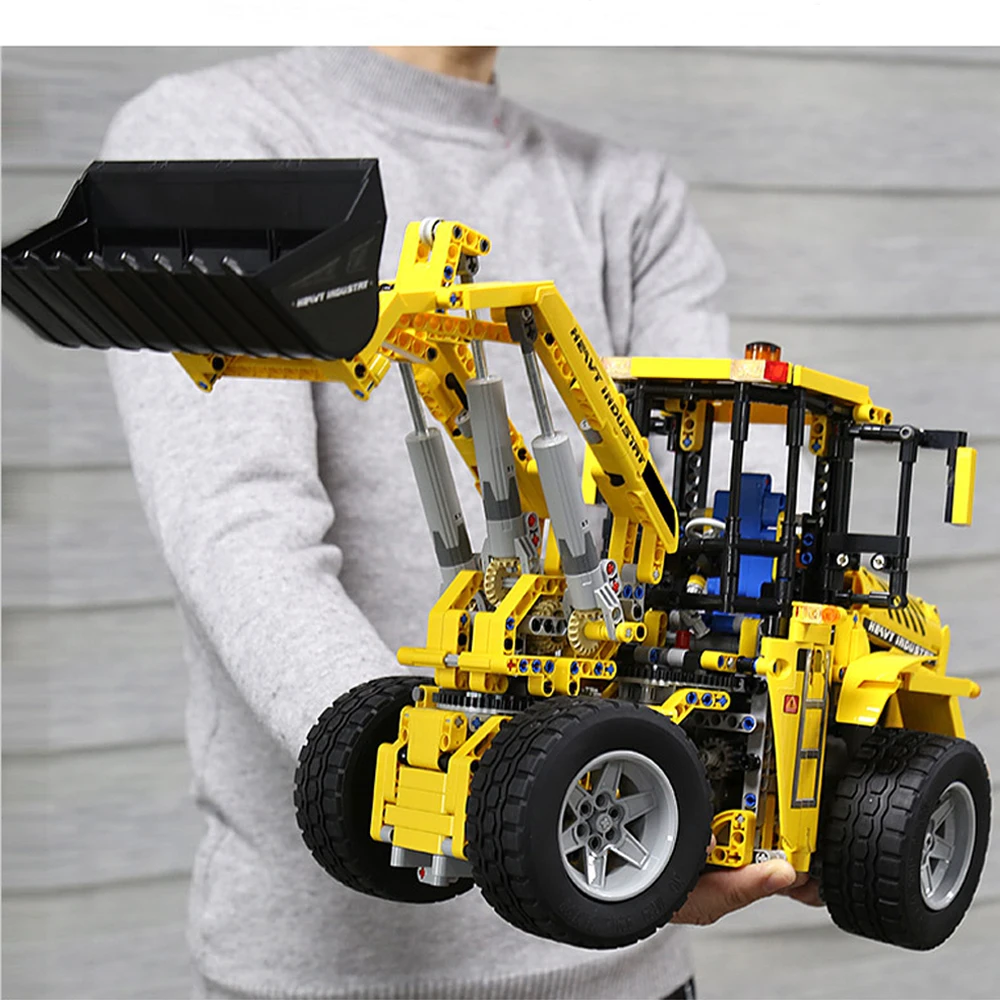 

Бульдозер с дистанционным управлением 1:10, колесный погрузчик, Инженерная машина, 1582 шт., Moc, модульный кирпич, строительный кирпич, техническ...