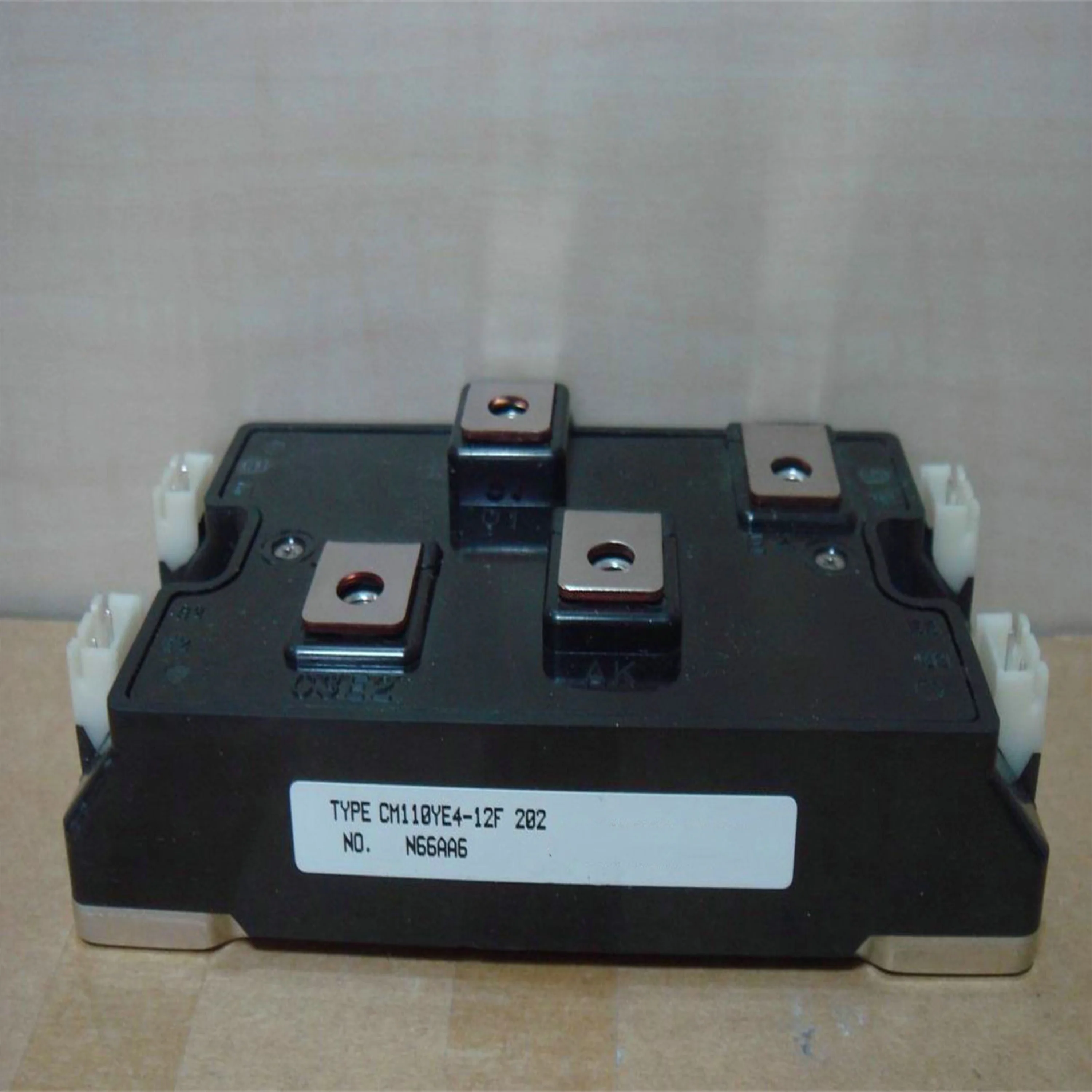 CM200YE4-12F CM110YE4-12F