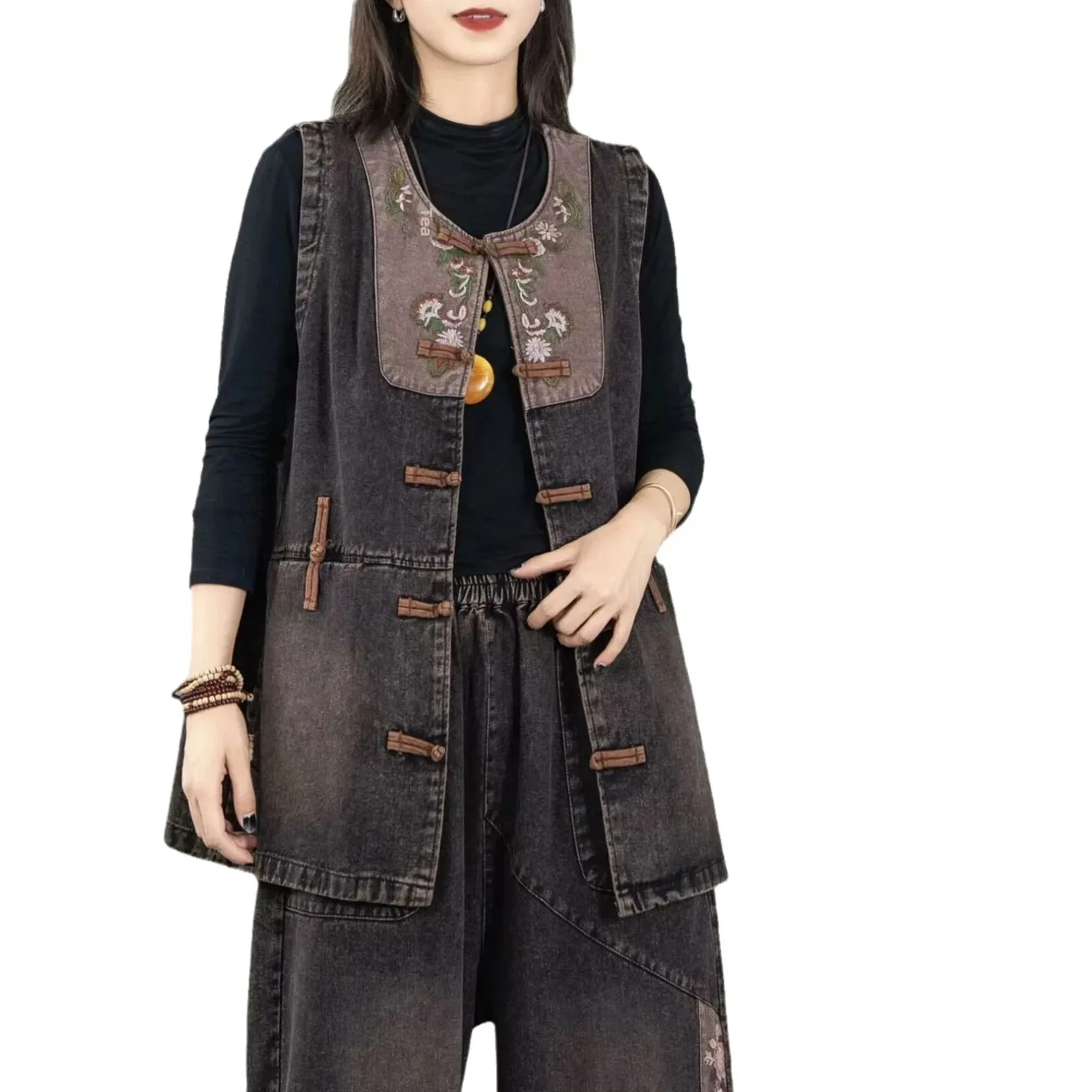 Жилет средней длины новинка осени 2024 джинсовая вышивка универсальное женское