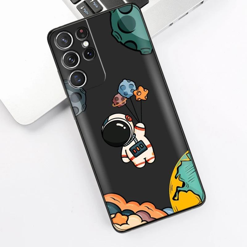 

Cute Astronaut Phone Case For Samsung Galaxy S22 S21 S20 Ultra FE 5G S22 S10 10E S9 Plus Black Soft Silicone Cover Back Funda