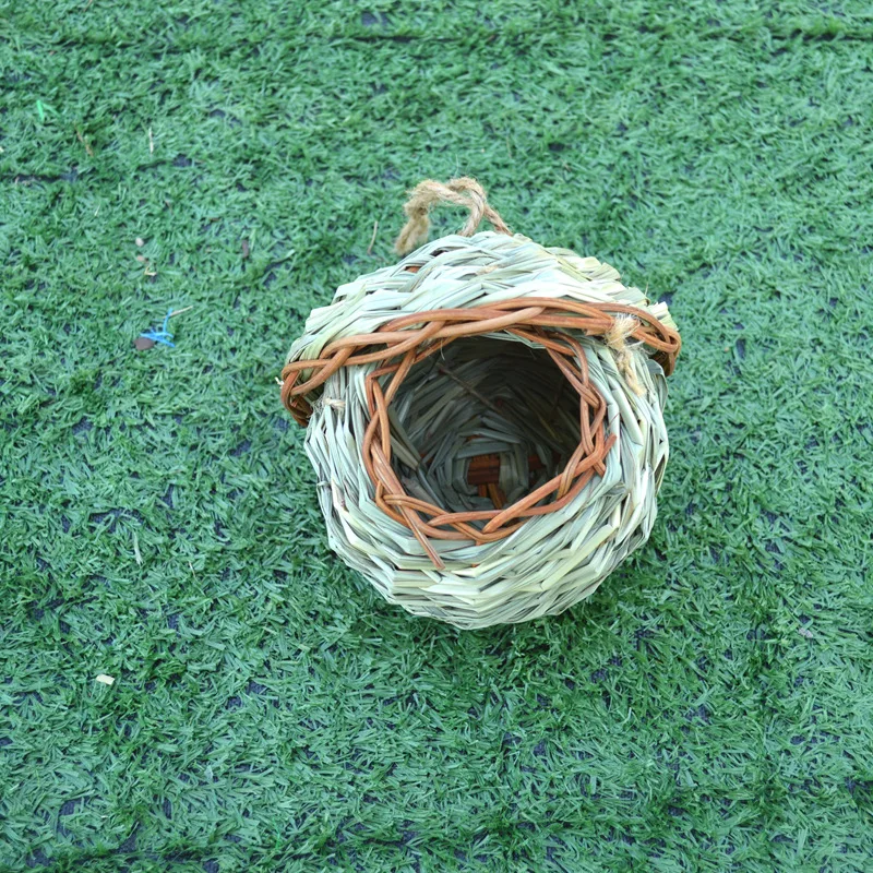 

New Warm Handwoven Straw Bird Nest Breathable Bird's Cage Outdoor Garden Decoration Grass Lair Hanging Nest Pet Accessories 2022