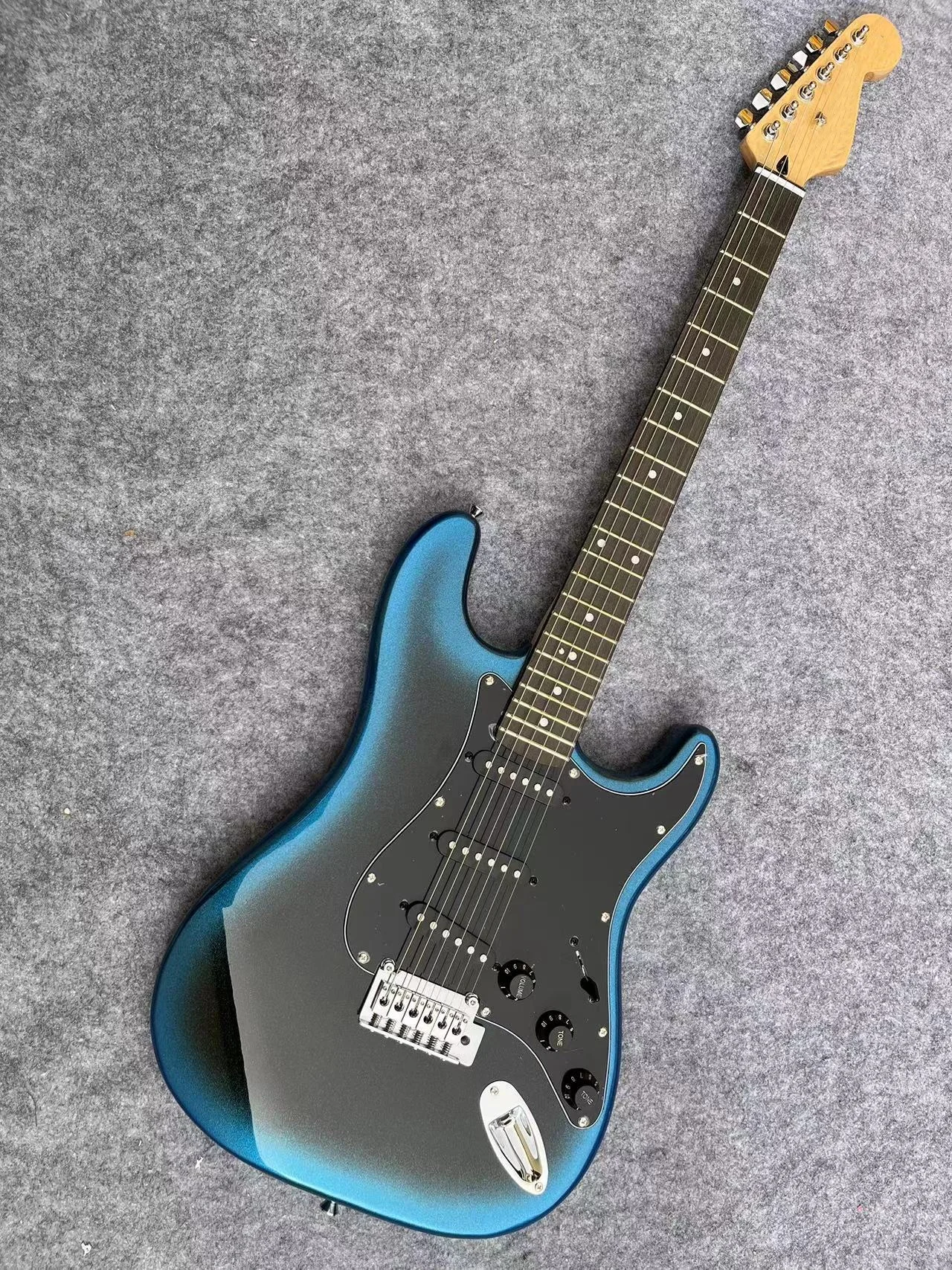 

Send 3-day Stratocaster-r custom body 6-string electric guitar inventory free of shipping FRT