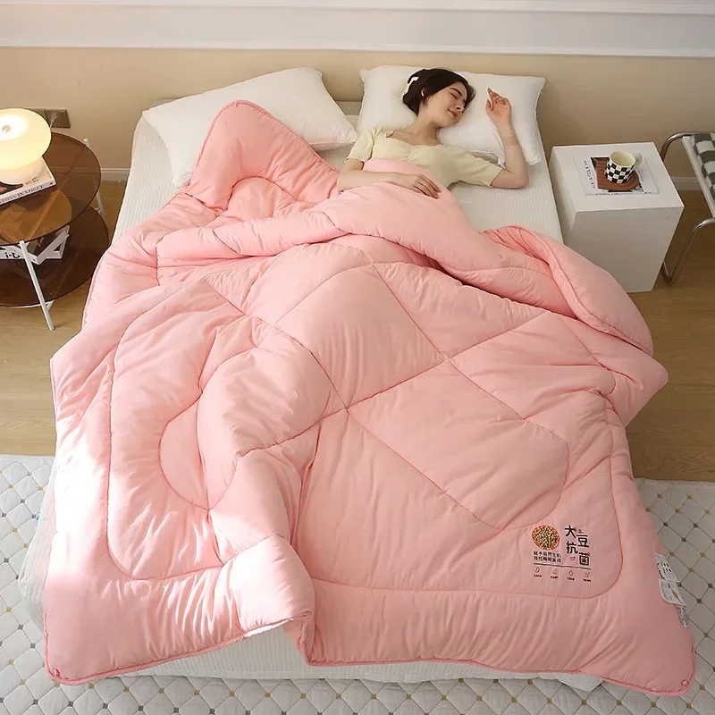 

Новое стеганое одеяло из сои с утолщенным и теплым зимним стеганым одеялом для студенческого общежития, хлопковое стеганое одеяло 220x240, одеяло