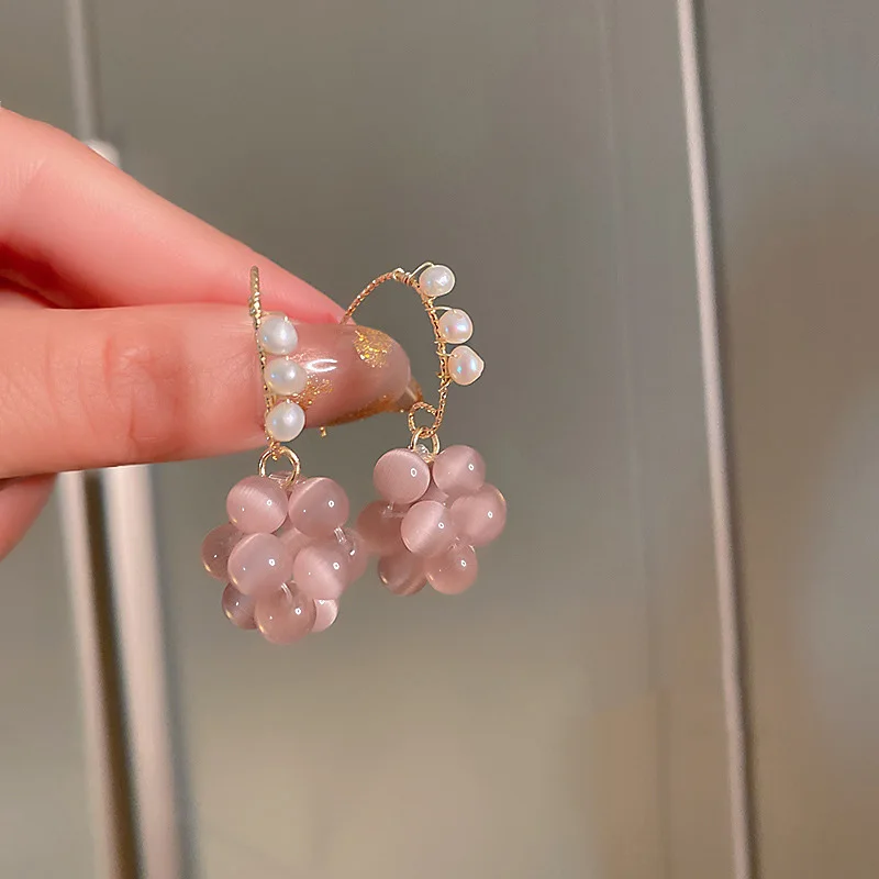 

2022 NEW Pearl Grape String Earrings For Women Simple Temperament Advanced Exquisite Design Sense Korean Fashion Jewelry Gift