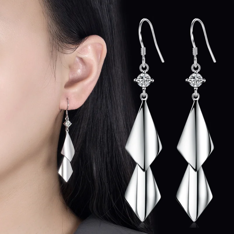 

Glossy Tassel Earrings for Women Geometric Diamond Inlay High-end Sense Ear Hooks