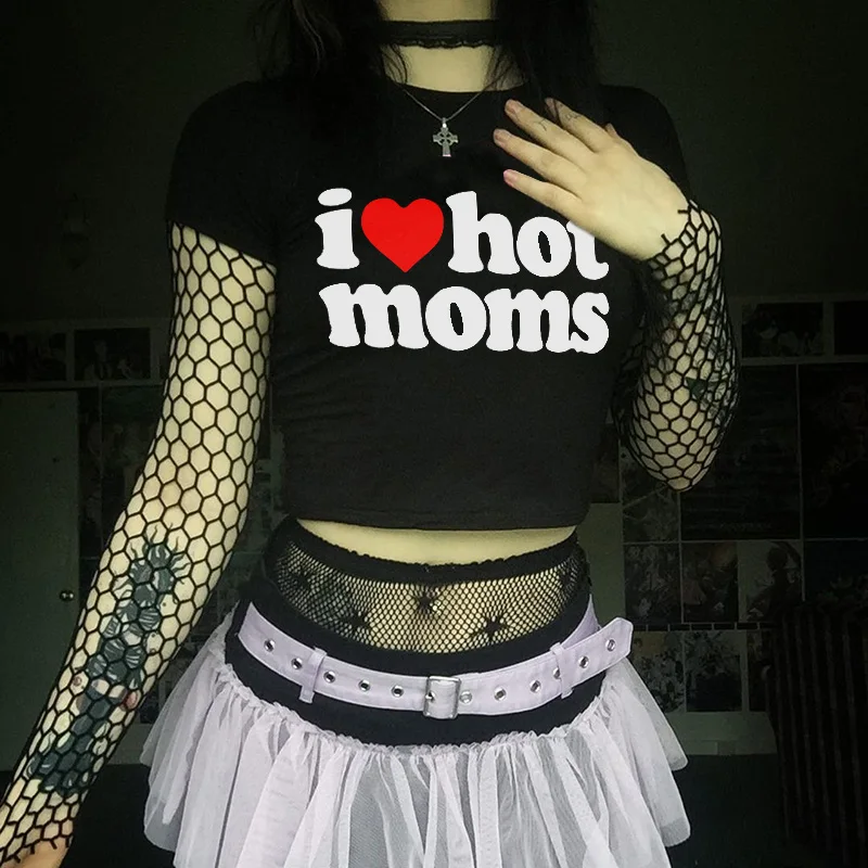 Футболка женская с принтом I love hot mom пикантный короткий топ в готическом стиле