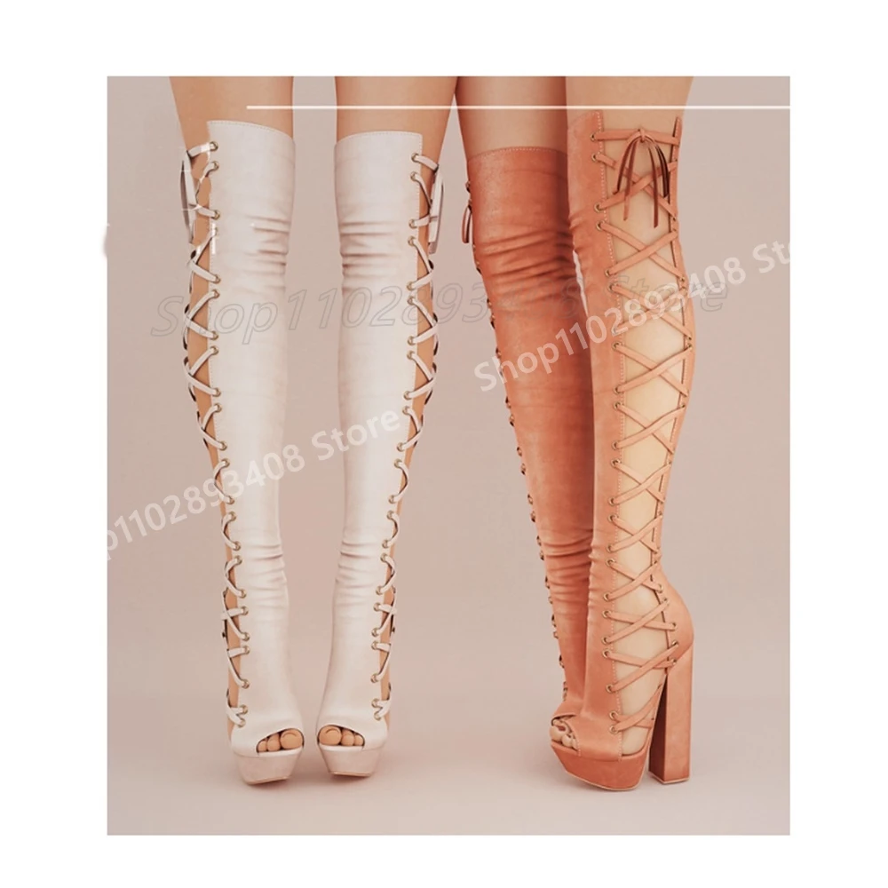 Полые сапоги выше колена с боковыми ремешками и открытым носком на платформе