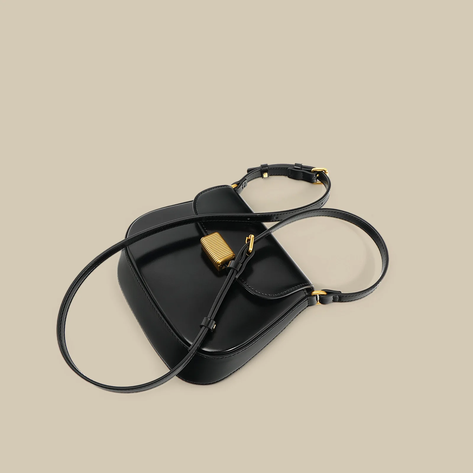 Женская сумка-седло из натуральной кожи