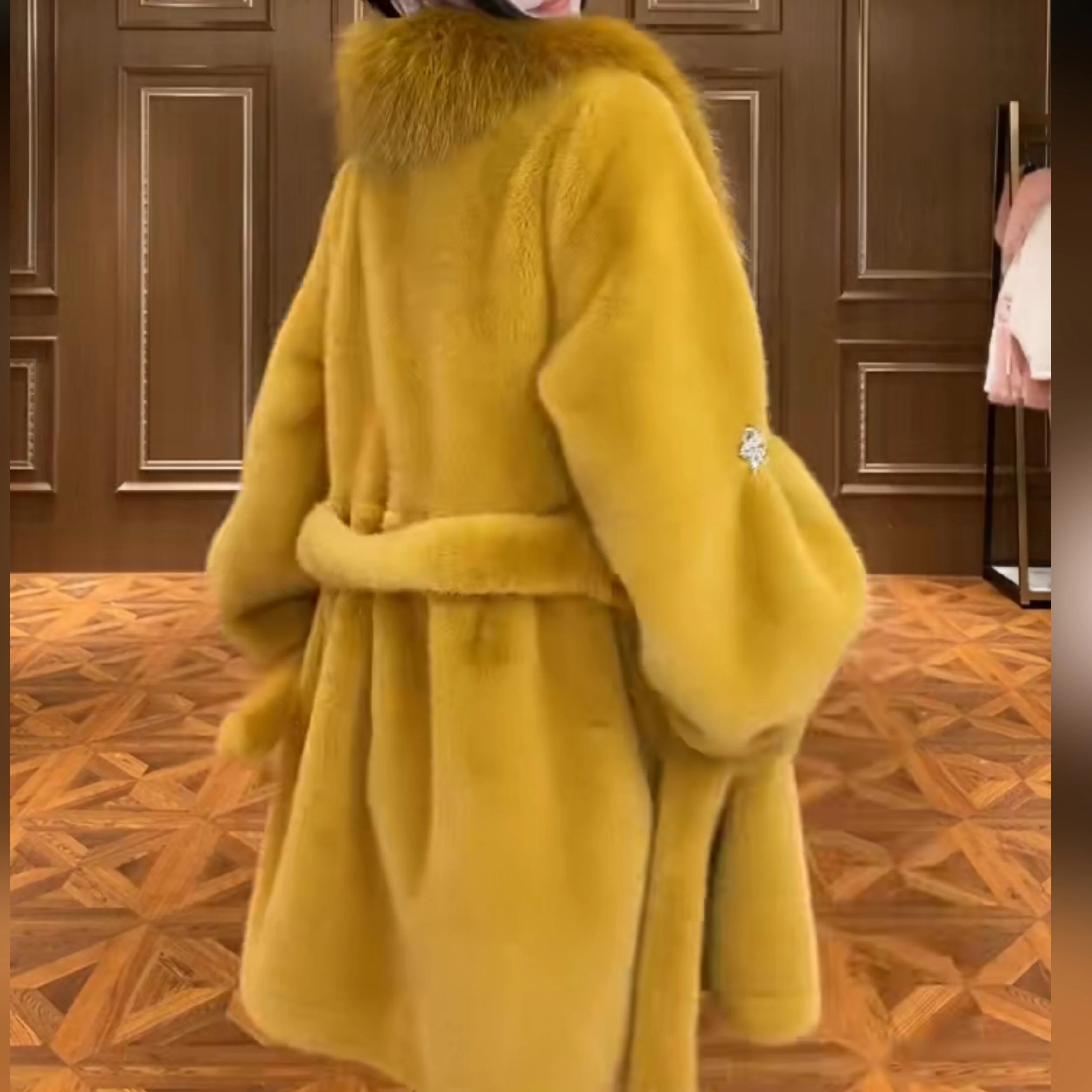 2022 Winter New Female Fashion Streetwear Fox Fur Mink Jacket Women's Elegant Trendy Long-Sleeved Patchwork Mid-Length Warm Coat