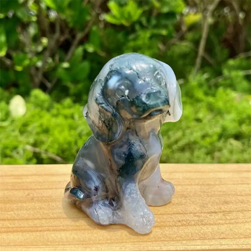 Статуэтка из натурального мосса агата с собакой