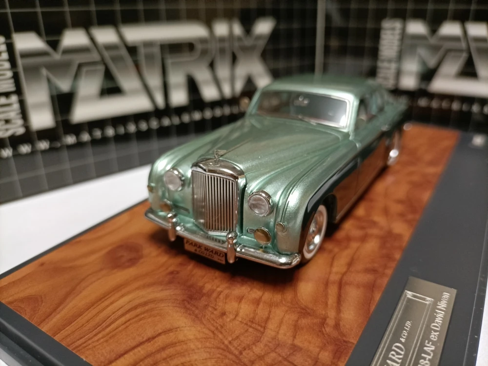 Модель автомобиля из полимерного металла в масштабе 1:43 S1 FHC Park Ward 1956