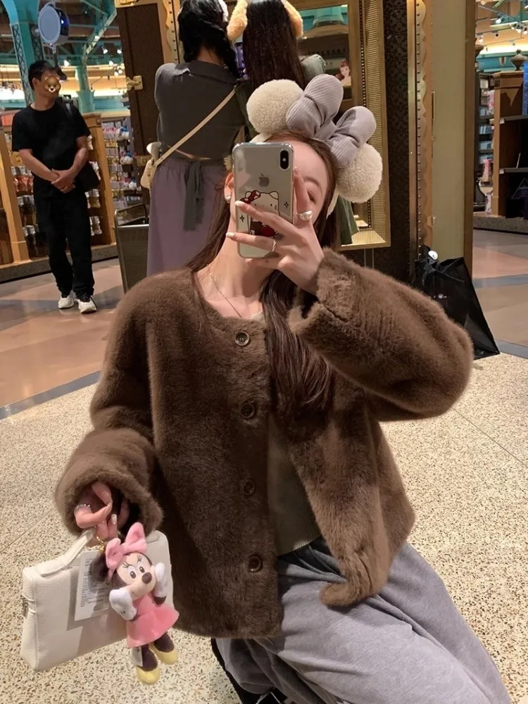 Верхняя одежда из искусственного меха норки женская короткая зимняя 2024