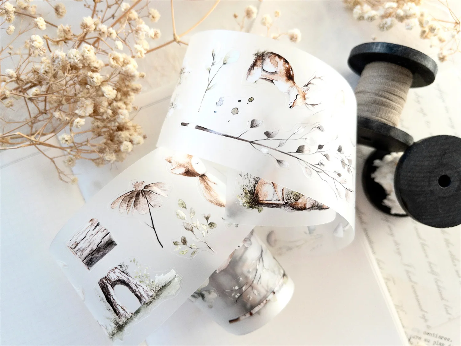 Фото Декоративная лента Washi PET от Creawithgaby Studio с винтажным дизайном «Очарованный лес» для DIY-поделок, изготовления открыток и скрапбукинга №2
