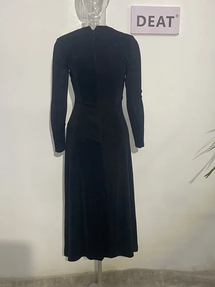 Женское трикотажное платье с вырезами DEAT