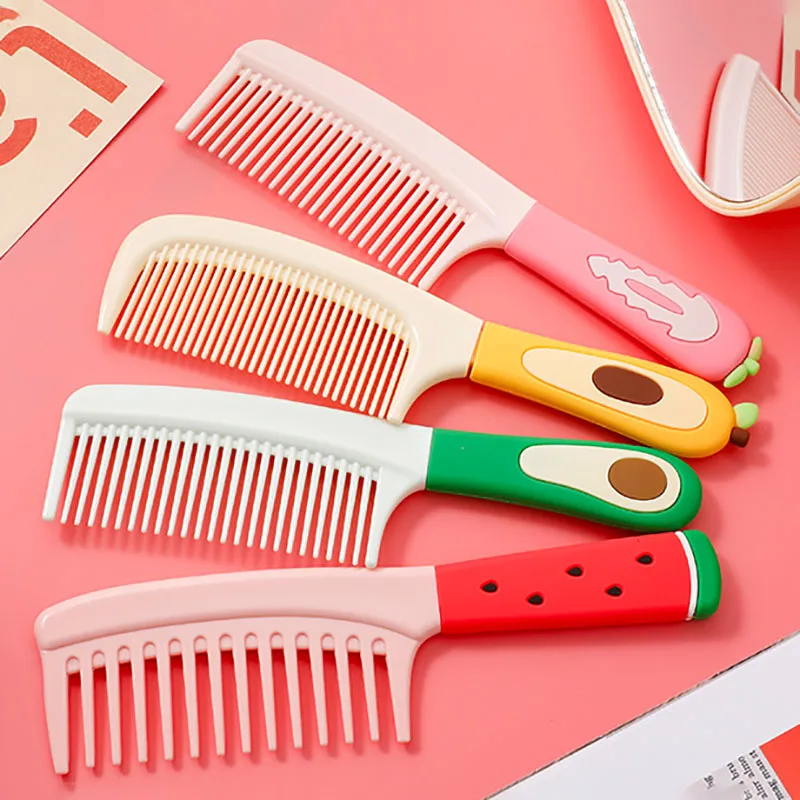 

Новая Милая мультяшная ручка с фруктами портативные пластиковые парикмахерские принадлежности расческа Антистатическая цветная щетка для волос конфетных цветов для девочек и женщин