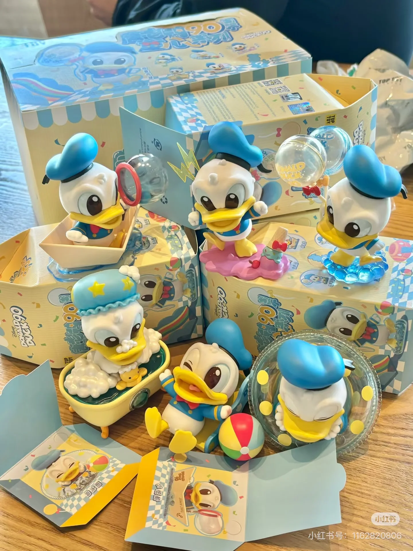 Фото Коллекционная фигурка Toptoy Disney Donald Duck Blind Box, серия к 90-летию, в наличии, милая коллекционная игрушка, модный декор для дома, подарок №5