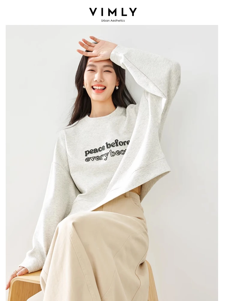 Свитшот женский хлопковый с круглым вырезом и вышивкой