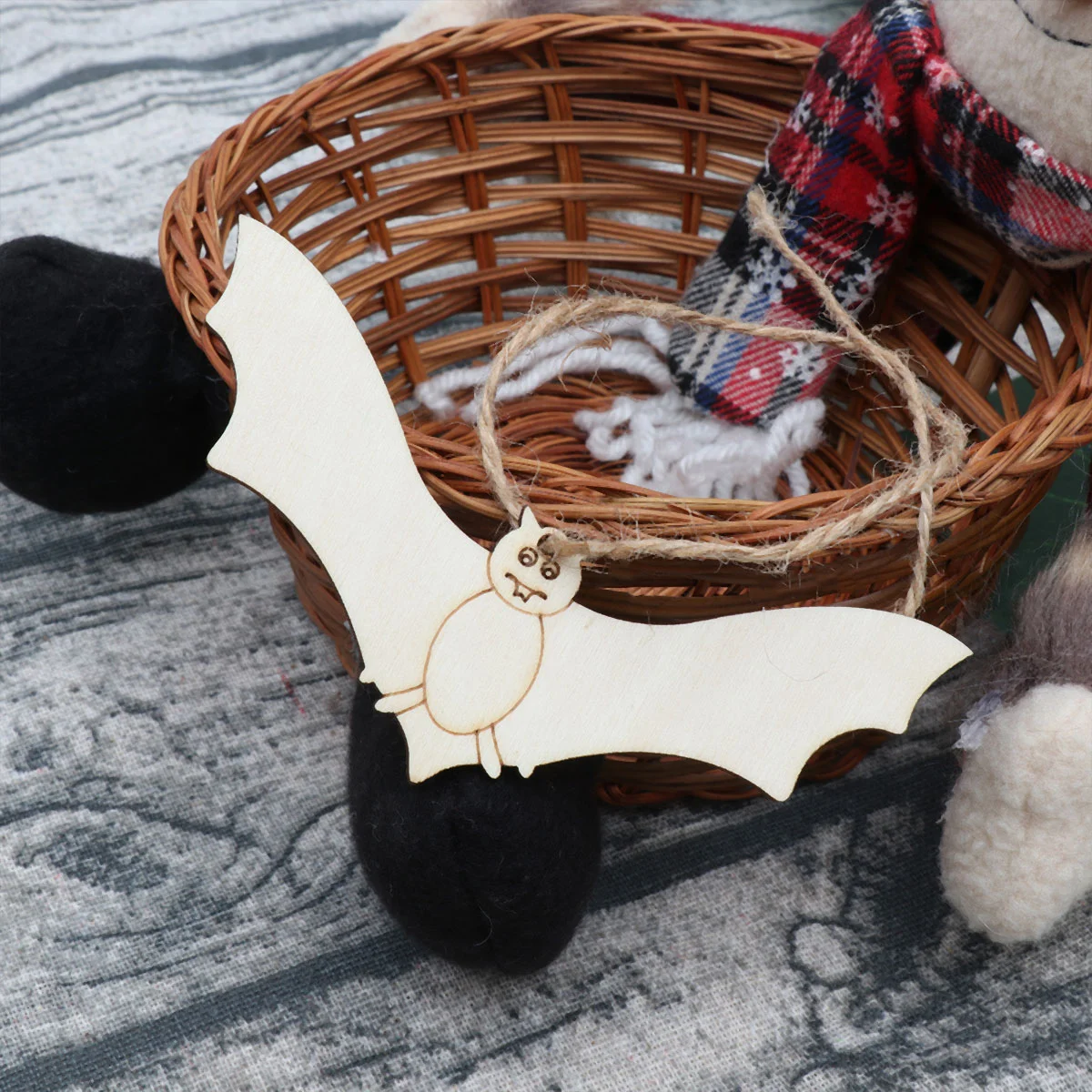 

Woodpieces Slices Crafts Bat Centerpieces Diy Unfinished Chipsnatural Animal Shapes Painting Hanging Wooden Log Tags Cutouts