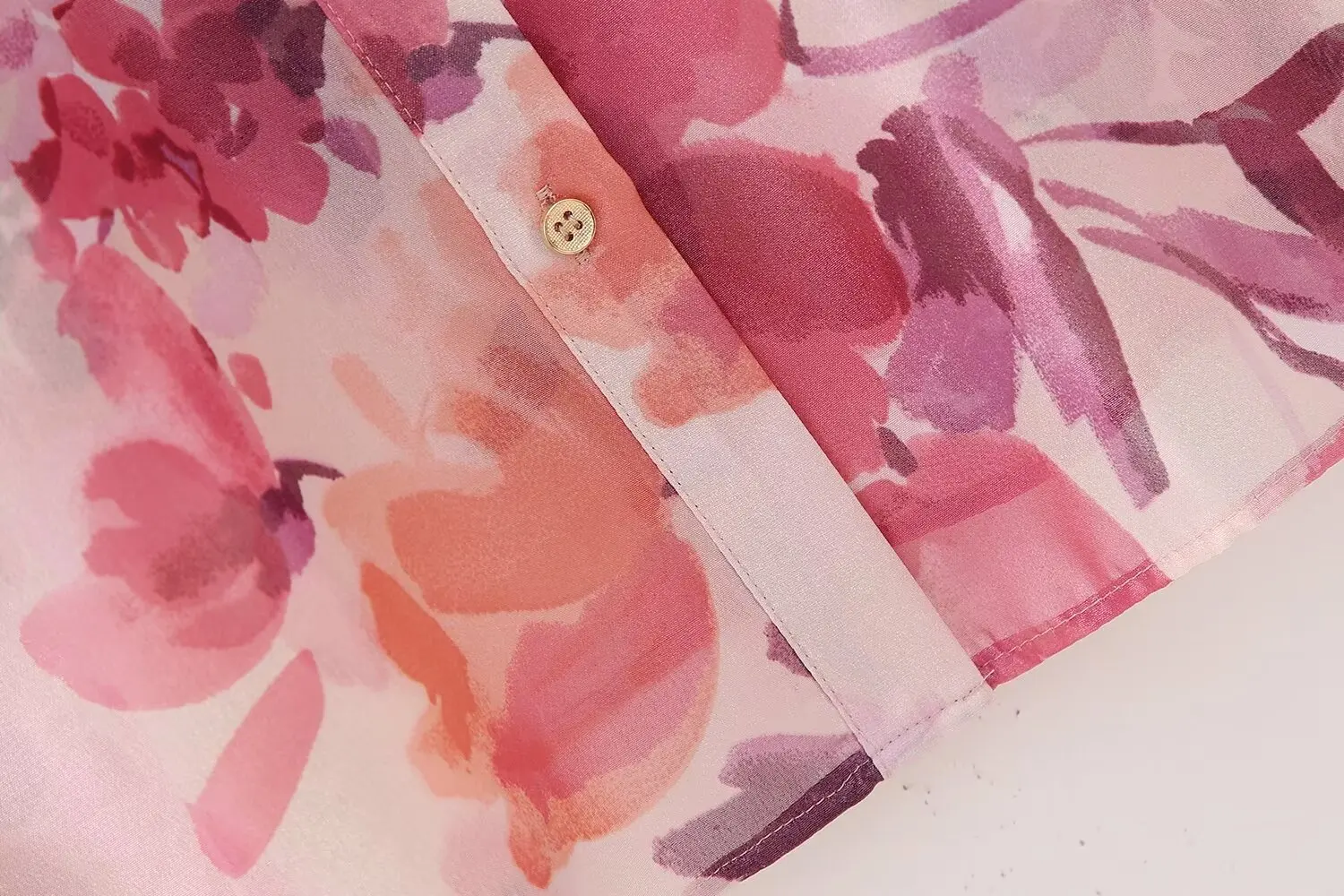 Женская рубашка с цветочным принтом на пуговицах длинным рукавом