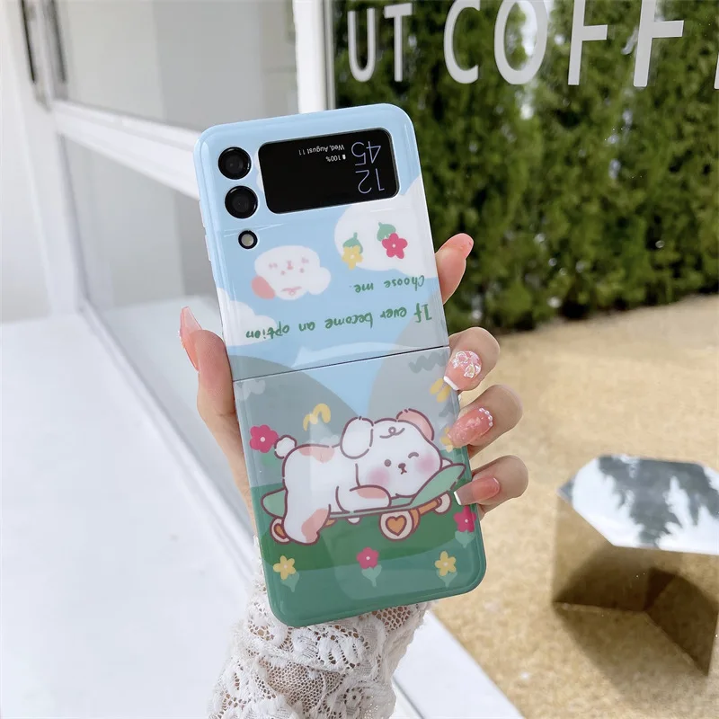 Cartoon Skateboarding Dog Phone Case for Samsung Galaxy Z Flip 4 3 Hard Cover for ZFlip3 Zflip4 Solid Shell Bracket