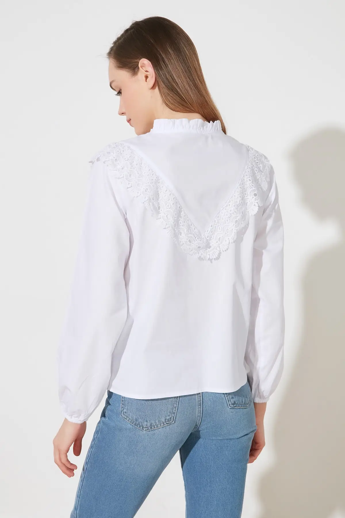 

Trendyol Collar Detailed Shirt TWOSS21GO0188