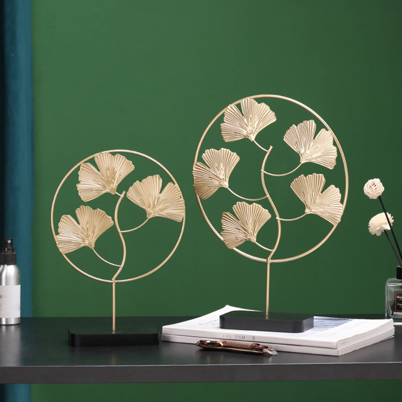 

Iron Golden Ginkgo Leaves Sculpture for Living Room Cabinet Decorations Statues Sculptures Desktop Ornement Home Decor