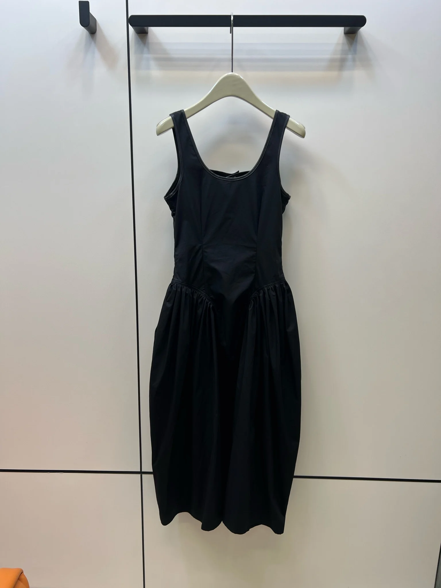 

2023 PU neckline hem match cotton backless dress