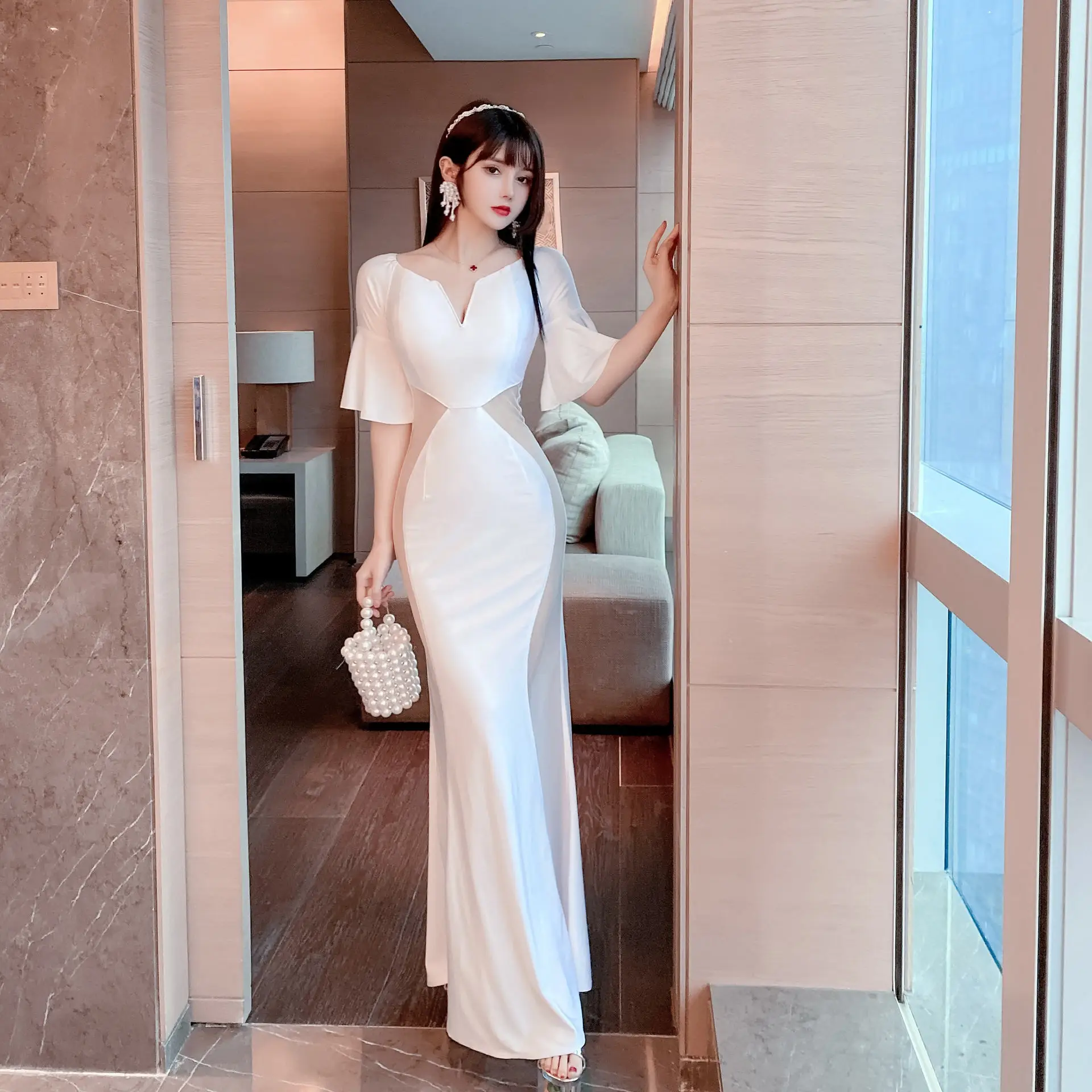 

New Nightclub Sexy Dress With Mesh Stitching And PersPective Low Cut Dress, One Line Shoulder Bag Buttocks, Slim Mid Sleeved