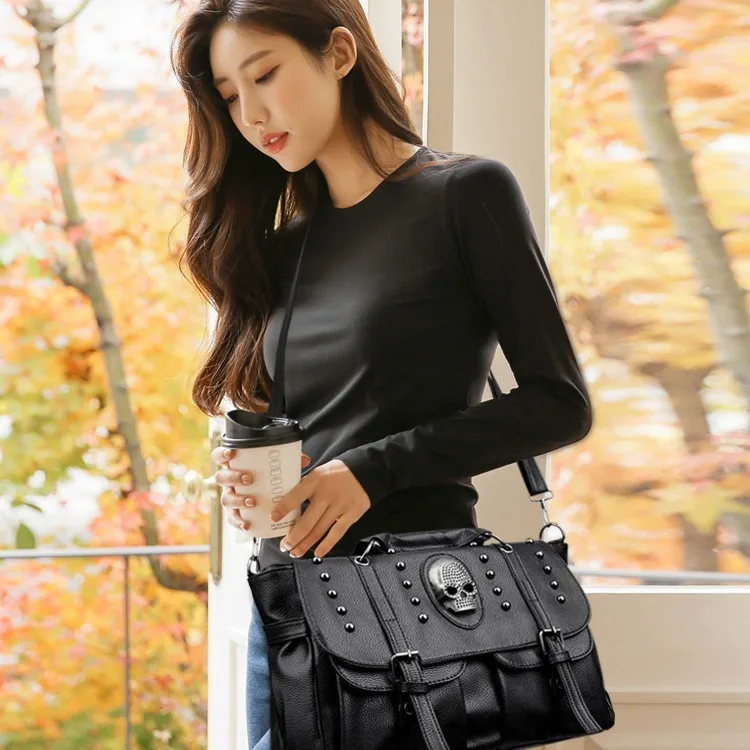 Женская сумочка в стиле панк с заклепками мотоциклетная Диагональная Сумка