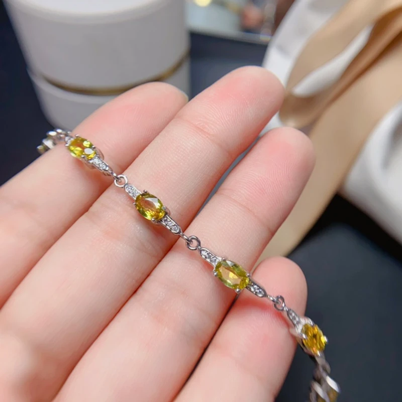 Женский браслет из серебра 925 пробы с натуральным желтым сапфиром