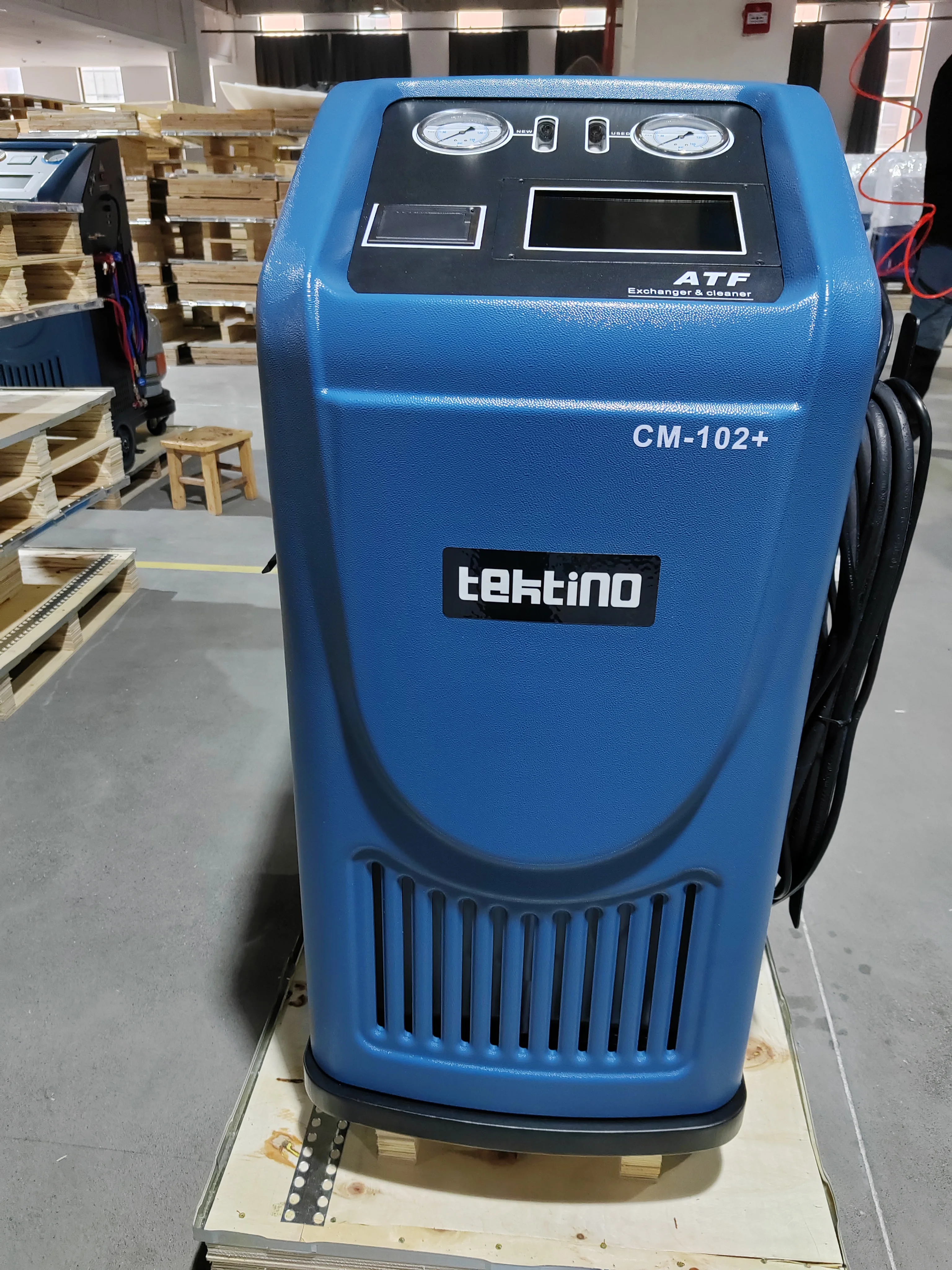 Фото CM-102+ ATF Exchanger — устройство для замены и очистки жидкости автоматической коробки передач с функцией предварительного подогрева. №3