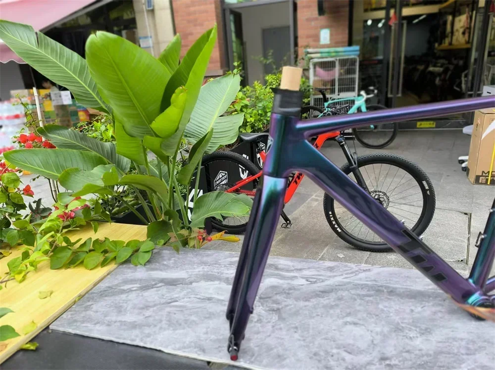 TWITTER C4 ultra-clear aluminum alloy road frame disc brake 12*142mm' barrel axle + carbon fiber fork seatpost