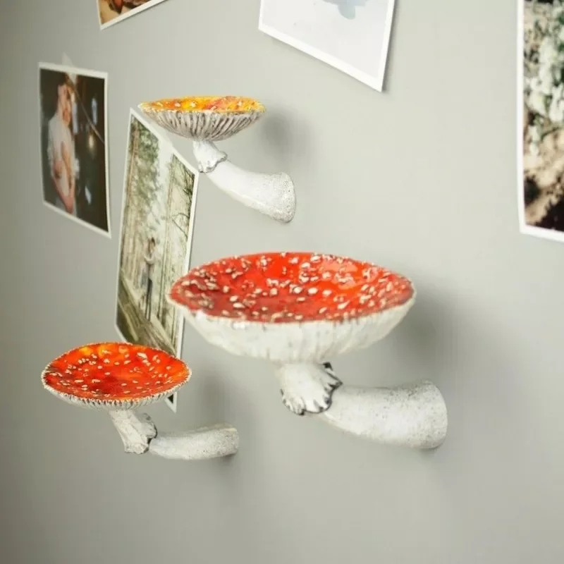 

Mushroom Hanging Shelf Resin Wall Floating Shelf Amanita Mushroom Shape Home Decor Ornaments for Wall Hanging Shelves