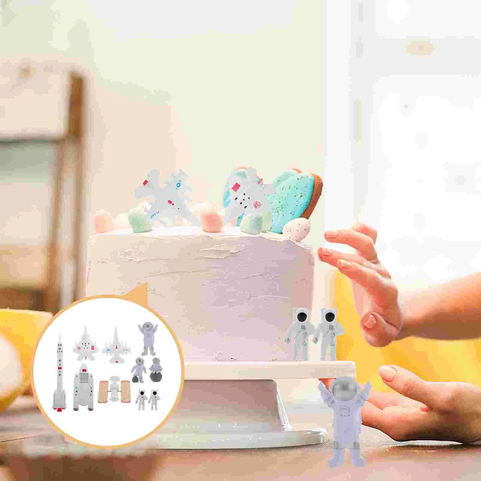 

Astronaut Spacebirthday Figurine Statue Cupcake Toy Spaceman Ornament Decor Plane Decorations Ornamentsmini Toys Toppers Planet