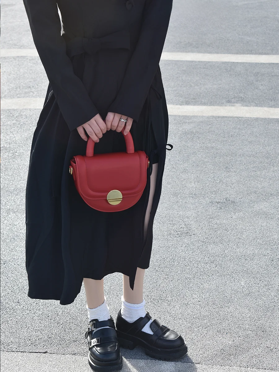 Женская сумка через плечо в стиле ретро