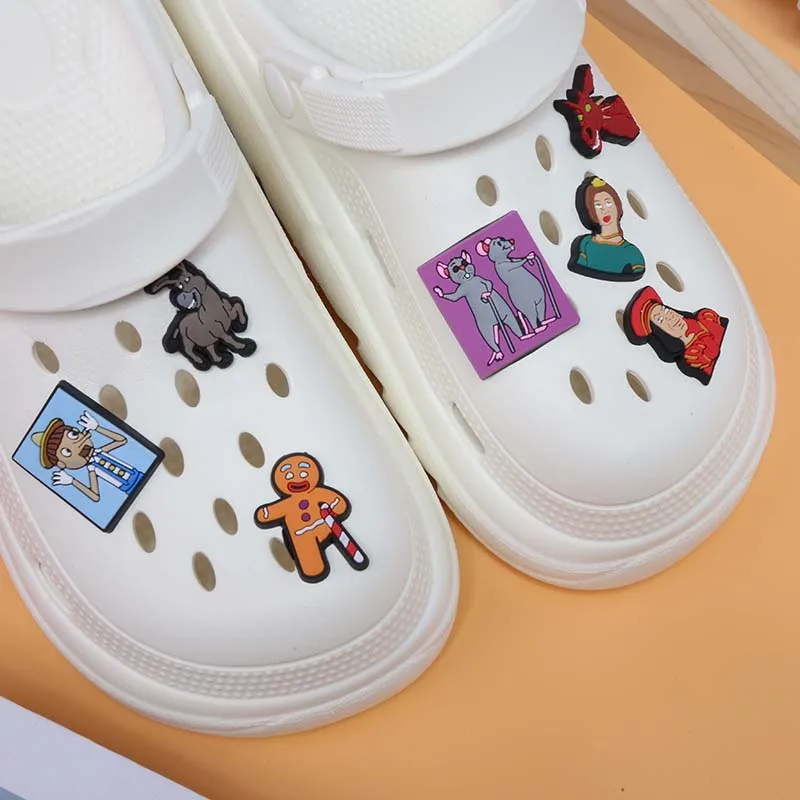 Фото Пряжка для обуви из мультфильма Disney Шрек, оптовая продажа, Аниме фигурки, аксессуары, тапочки, украшения для детской обуви, подарок на день рождения №4