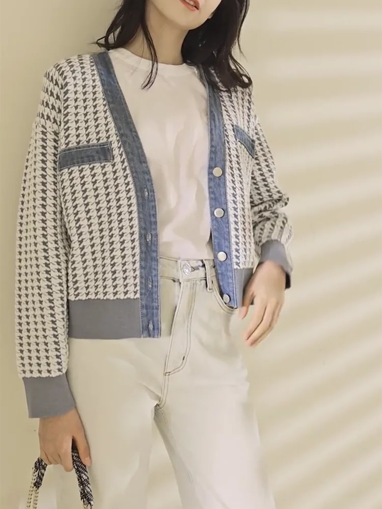 

2022 Autumn and Winter Women's Fashion Houndstooth Check Denim Splicing Knitted Top Minority Design Advanced Sense