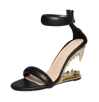 

Летние женские сандалии на каблуке в форме металлических Зубцов, черные, золотые, серебряные, с круглым носком, на молнии сзади, без каблука, одна линия, стандартная обувь