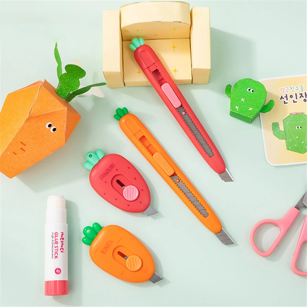 

1pcs Mini Kawaii Carrot Utility knife Handmade Scissors Student Envelope DIY Office Paper Cutting School Children Stationery