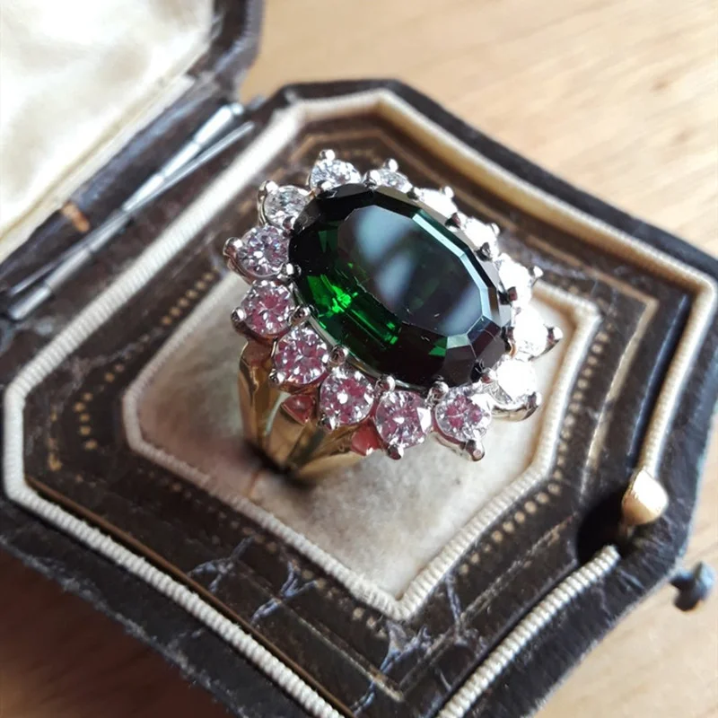

BAOSHINA Light Luxury Diamond Emerald Zircon Oval Ring For Women Wedding Party Jewelry Accessories