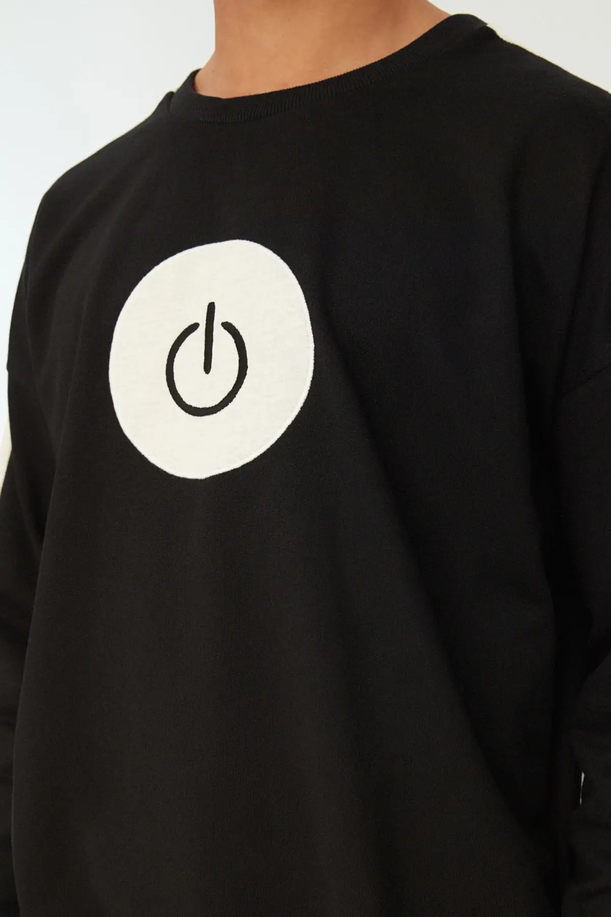 Трикотажный пижамный комплект с вышивкой Trendyol THMAW21PT0382 |