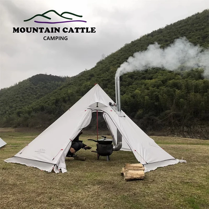 Палатка туристическая на 3-4 человек легкая с юбкой для снега отверстием дымохода